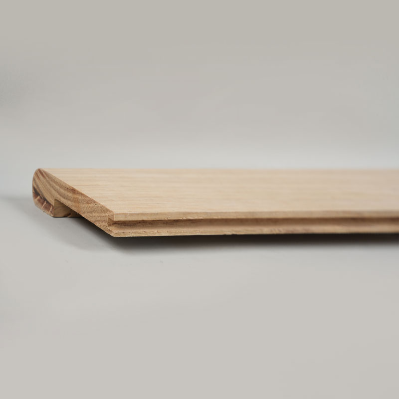 Hidung Tangga Kayu Ek Utuh Seluruh Bagian (Cat Belum Selesai) – Warna Alami Ek –1/2'x2 15/16'