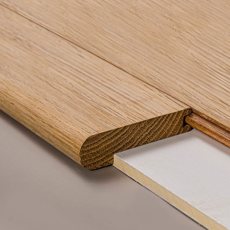 Hidung Tangga Kayu Ek Utuh Bagian Putih (Cat Belum Selesai) – Warna Alami Ek –3/5'x2 15/16'